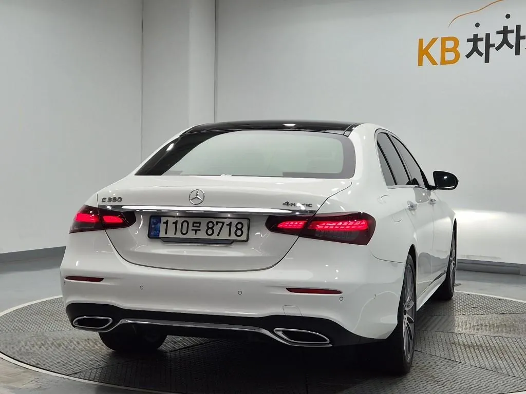 Mercedes-Benz E-Class 2022 photo 3