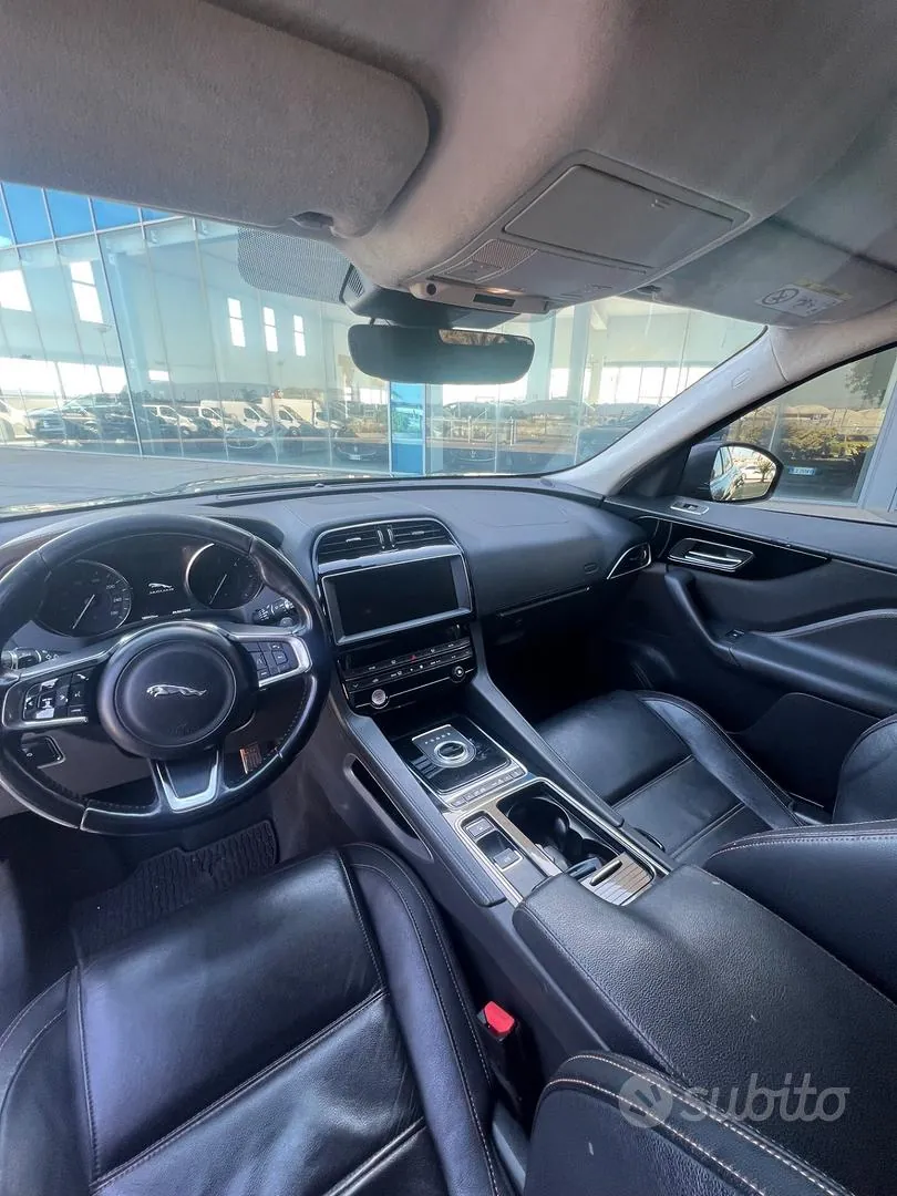 Jaguar F-Pace 2018 photo 5