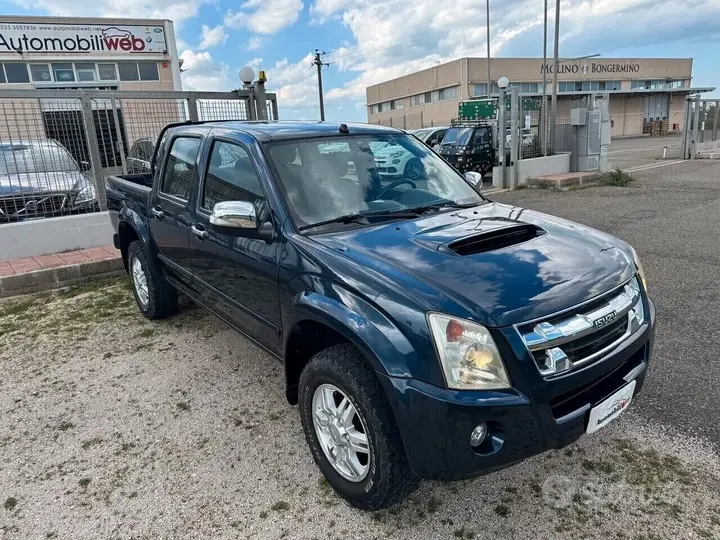Isuzu D-Max 2011 photo 2