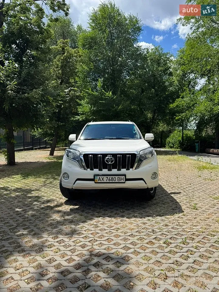 Toyota Land Cruiser Prado 2015 photo 2