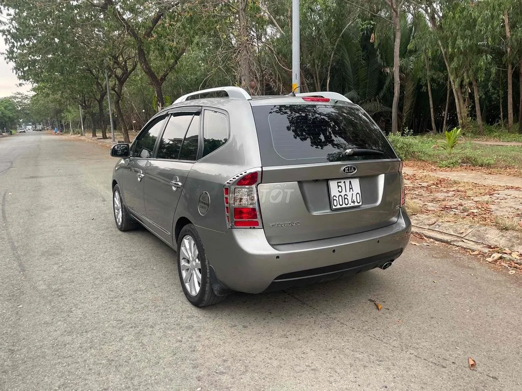 Kia Carens 2011 photo 3