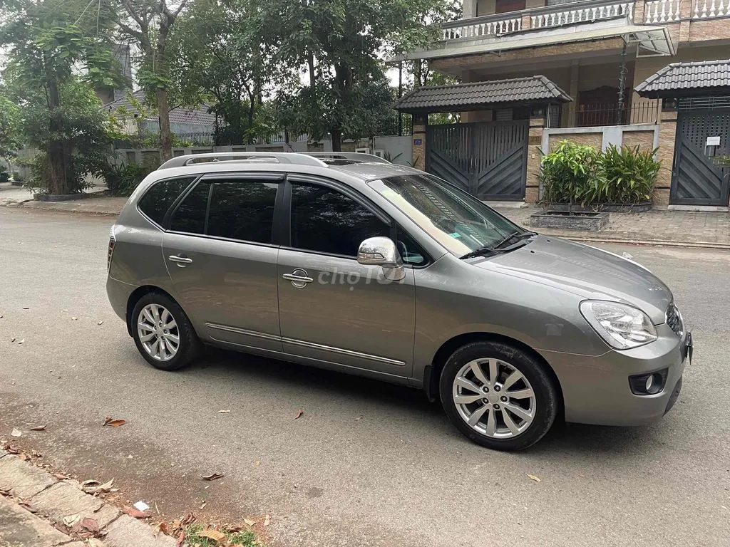 Kia Carens 2011 photo 2