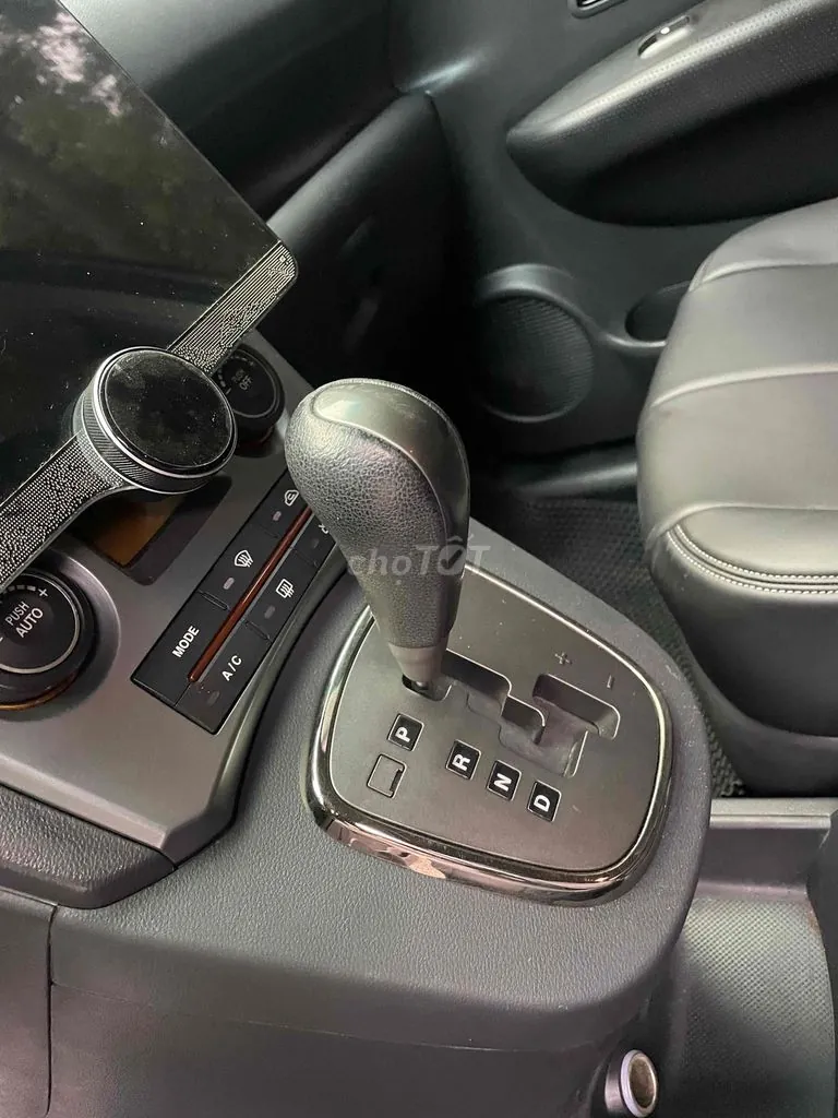 Kia Carens 2011 photo 5