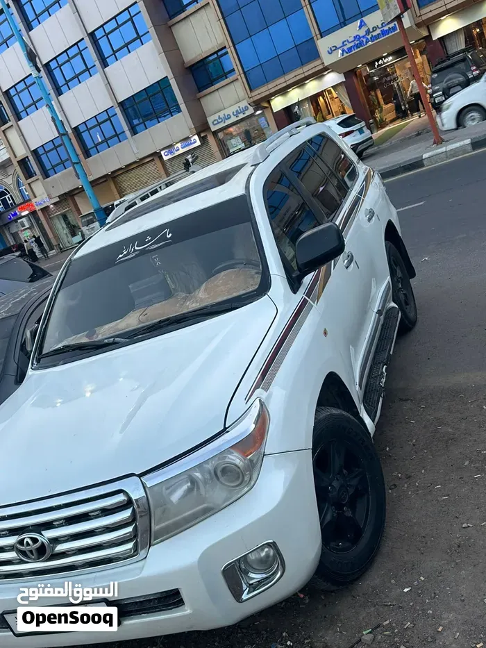 Toyota Land Cruiser 2011 photo 2