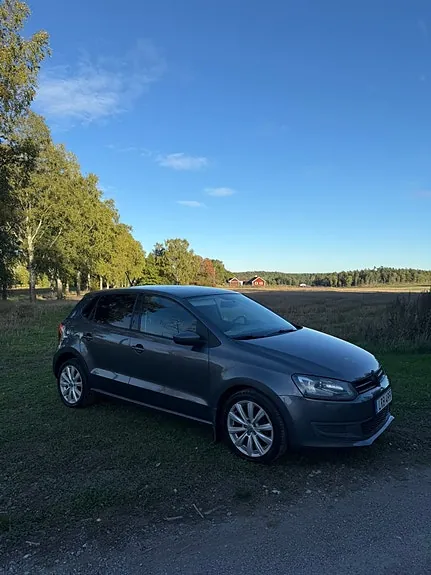 Volkswagen Polo 2011 photo 2