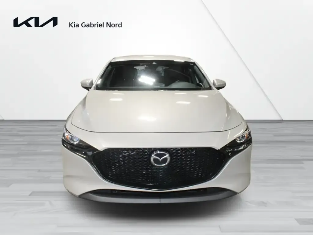 Mazda 3 2022 photo 2