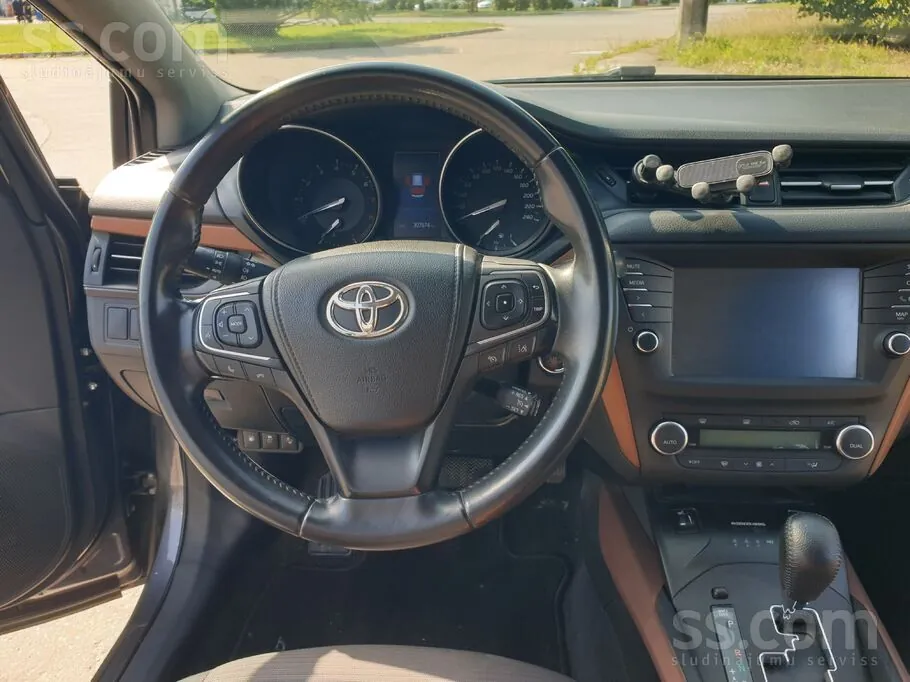 Toyota Avensis 2016 photo 2