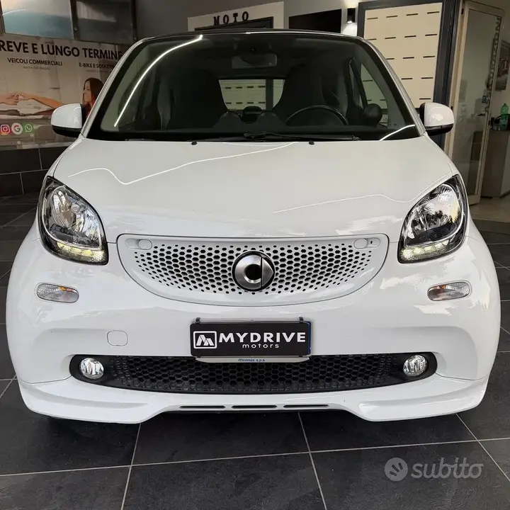 Smart Fortwo 2017 photo 2