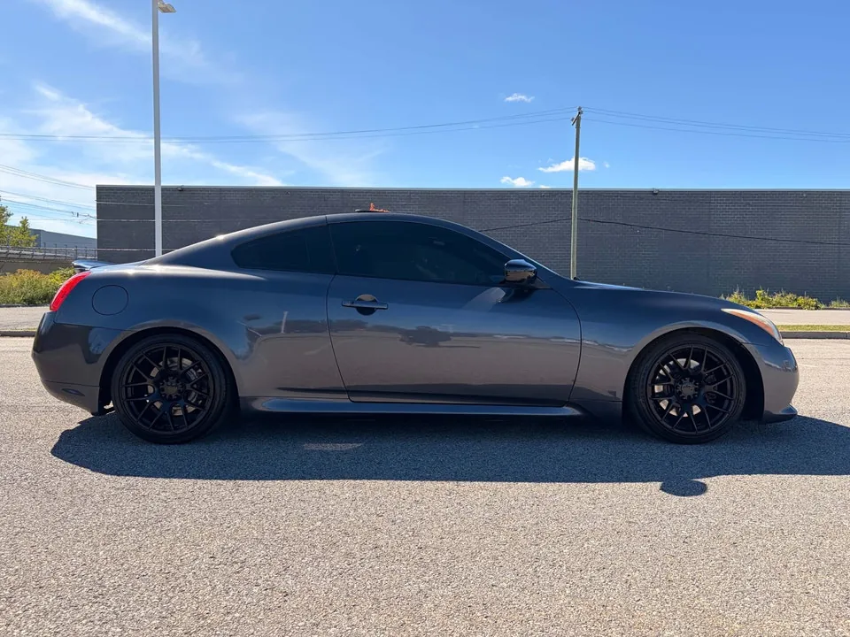 Infiniti G37X 2011 photo 3