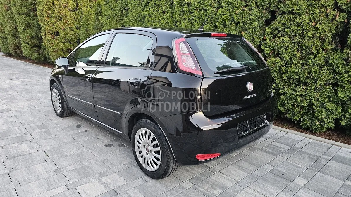 Fiat Grande Punto 2012 photo 3