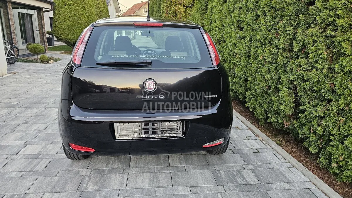 Fiat Grande Punto 2012 photo 4