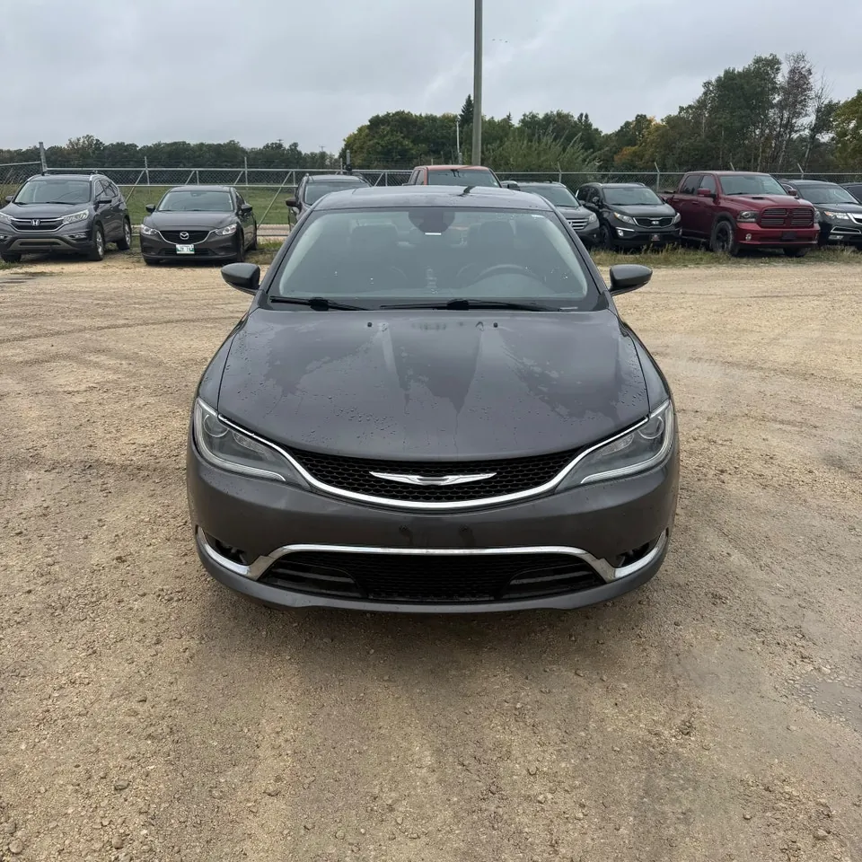Chrysler 200 2015 photo 2