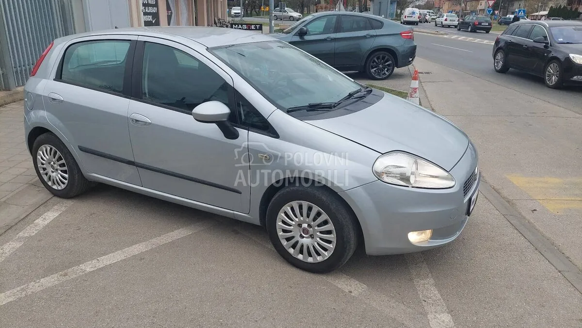 Fiat Grande Punto 2009 photo 3
