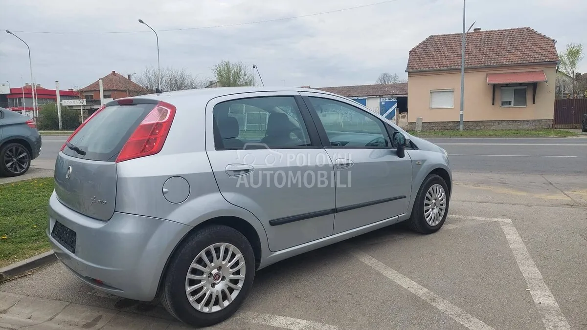 Fiat Grande Punto 2009 photo 5
