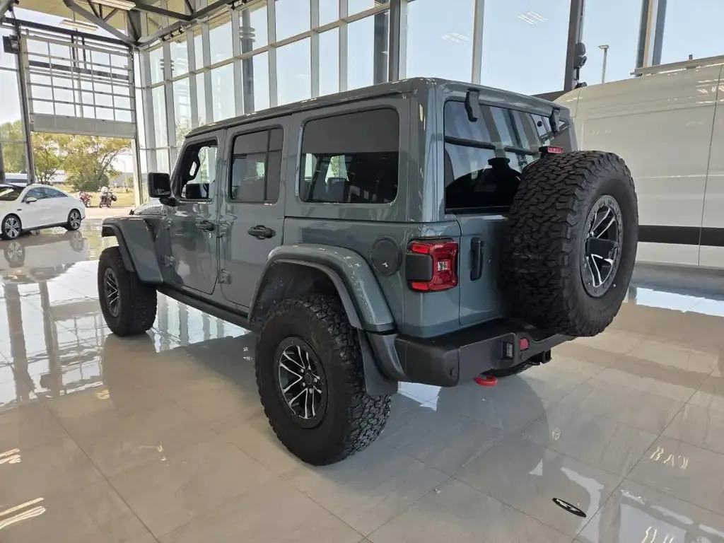 Jeep Wrangler 2024 photo 3