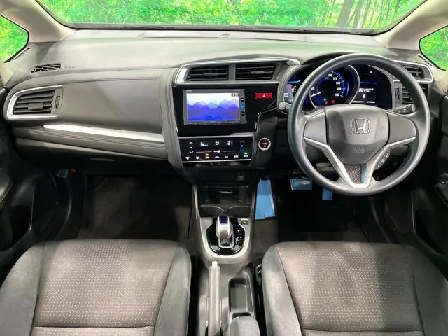 Honda Fit Hybrid 2015 photo 2