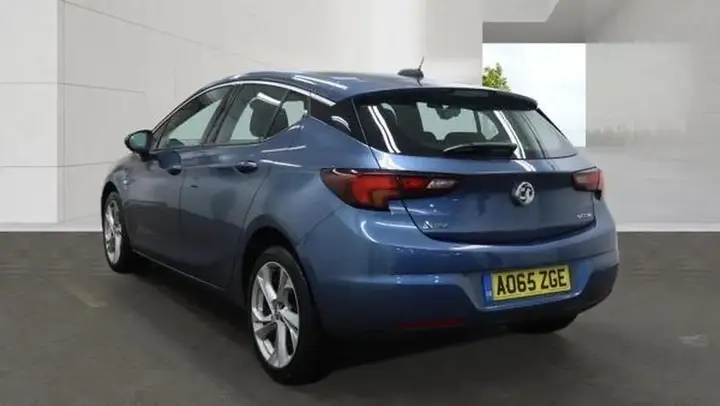 Vauxhall Astra 2015 photo 3