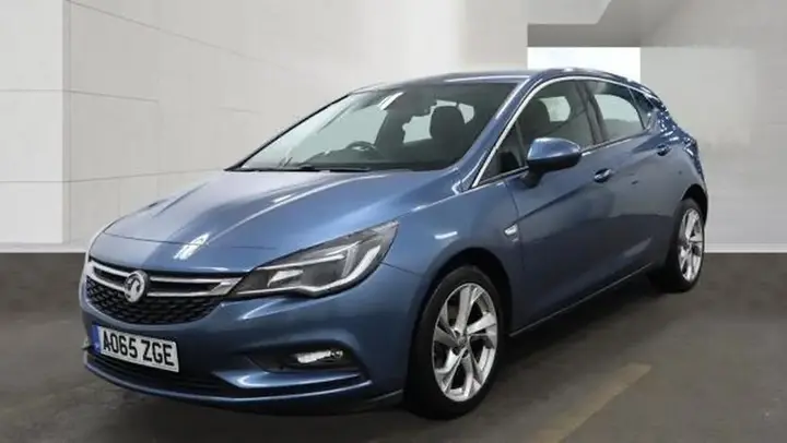 Vauxhall Astra 2015 photo 2