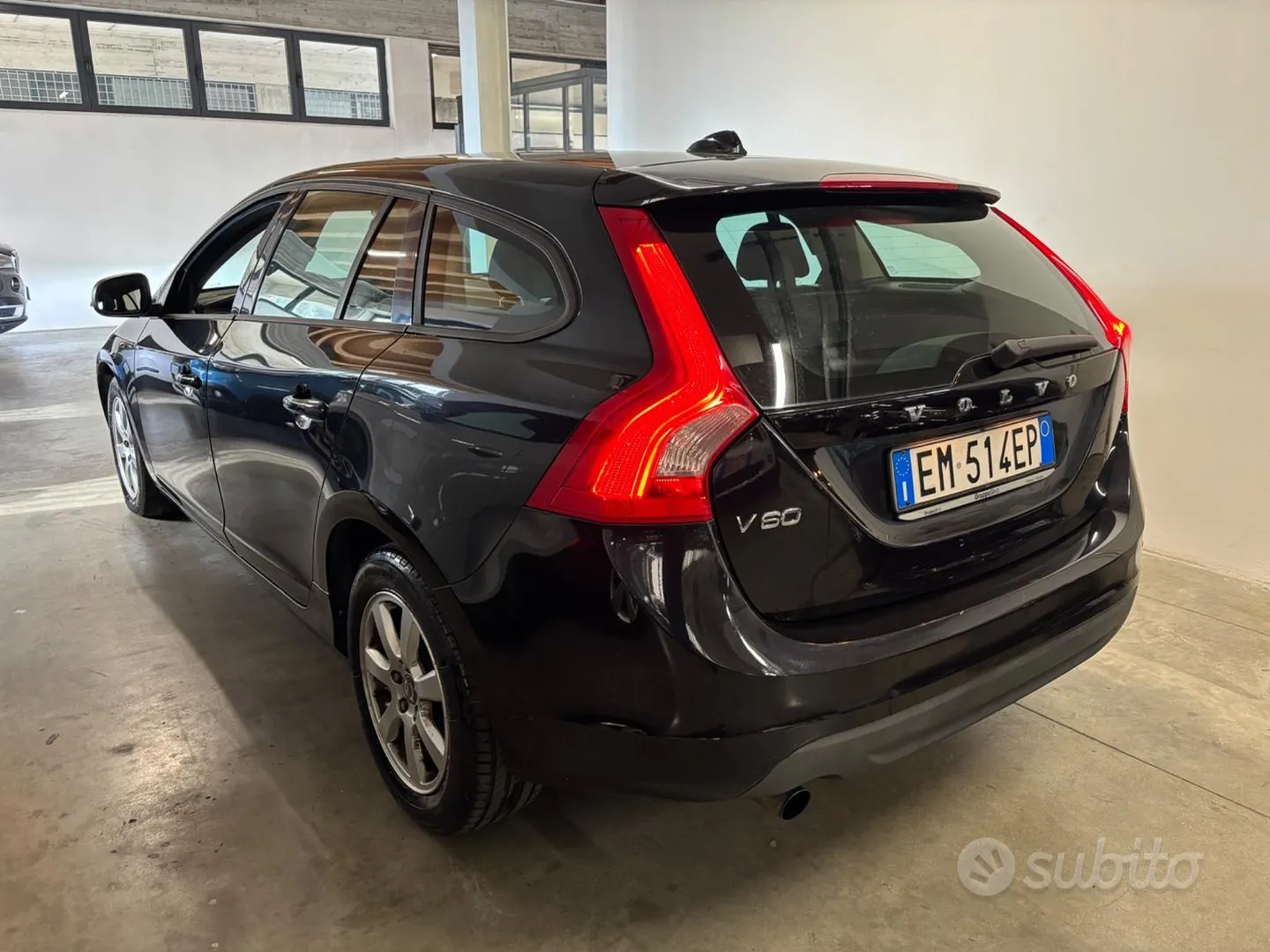 Volvo V60 2011 photo 2