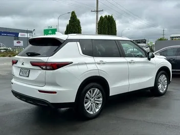 Mitsubishi Outlander 2022 photo 4
