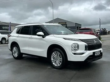 Mitsubishi Outlander 2022 photo 3