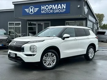 Mitsubishi Outlander 2022 photo 2