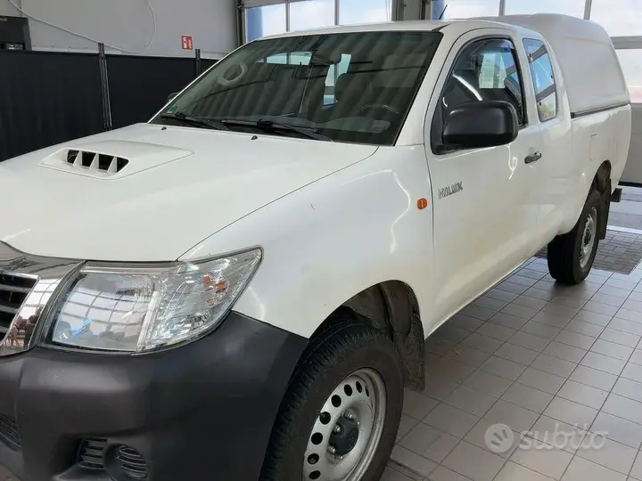 Toyota Hilux 2015 photo 3