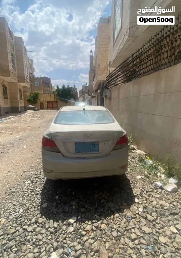 Hyundai Accent 2012 photo 2