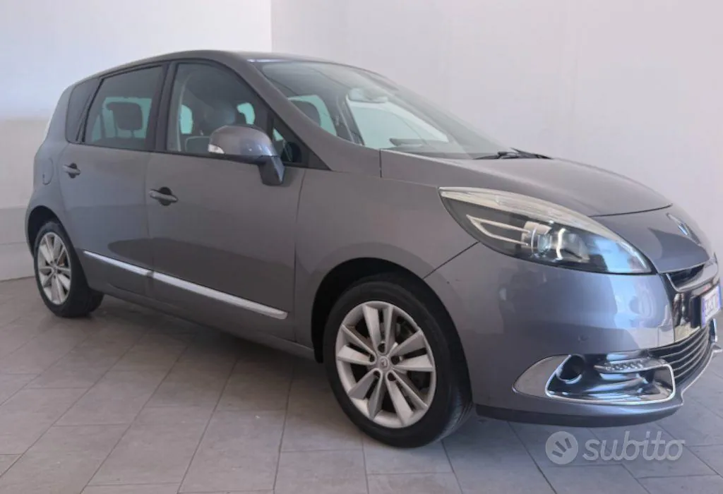 Renault Scenic 2013 photo 2
