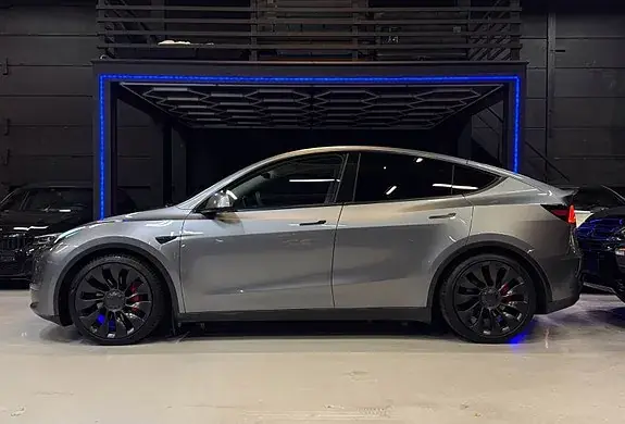 Tesla Model Y 2023 photo 3