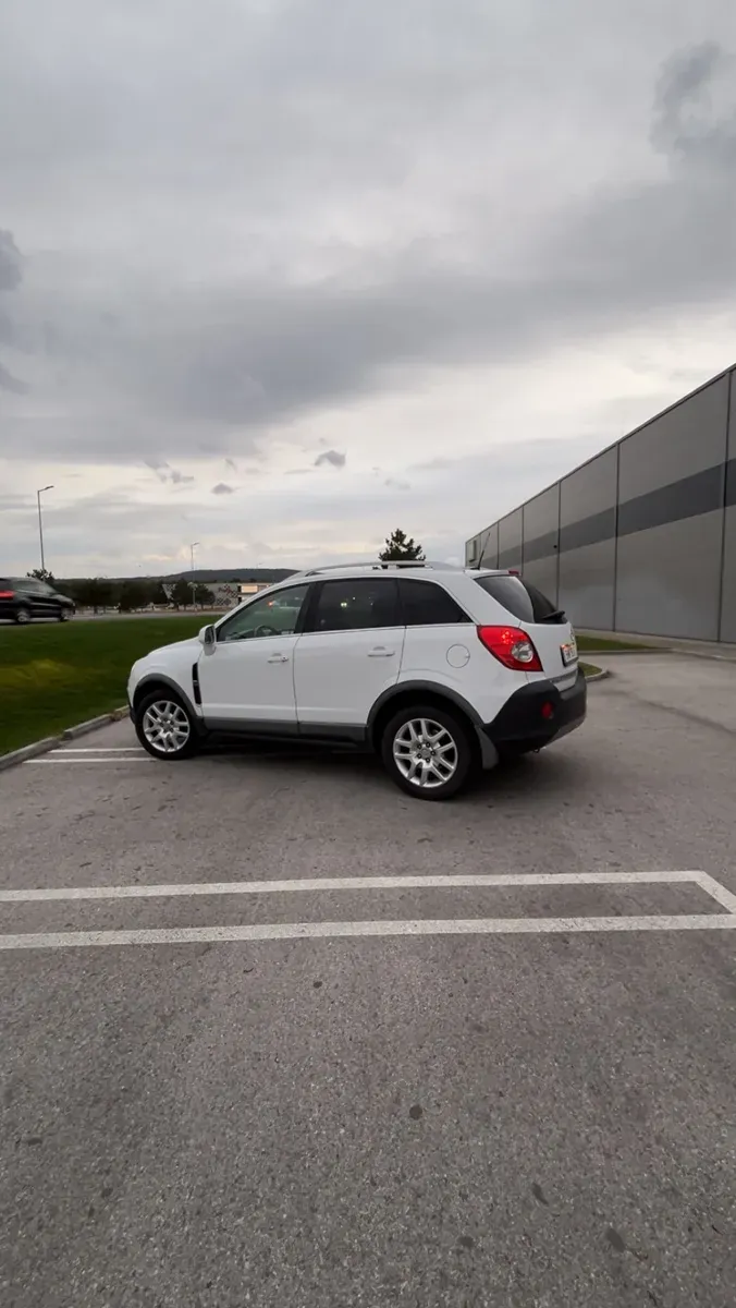 Opel Antara 2010 photo 2