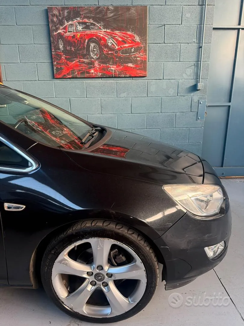 Opel Astra 2012 photo 2