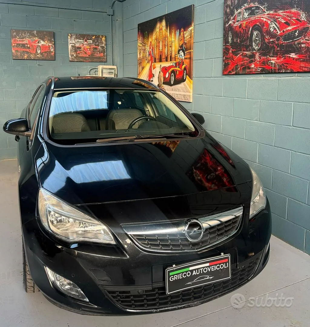 Opel Astra 2012 photo 3