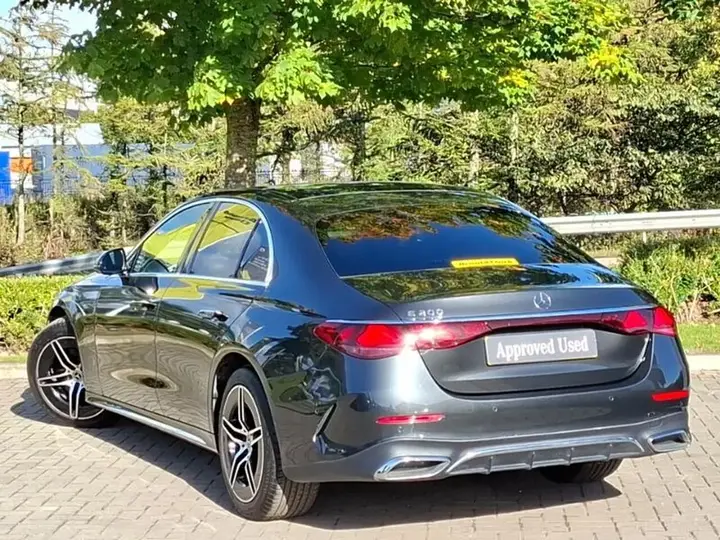 Mercedes-Benz E-Class 2025 photo 2