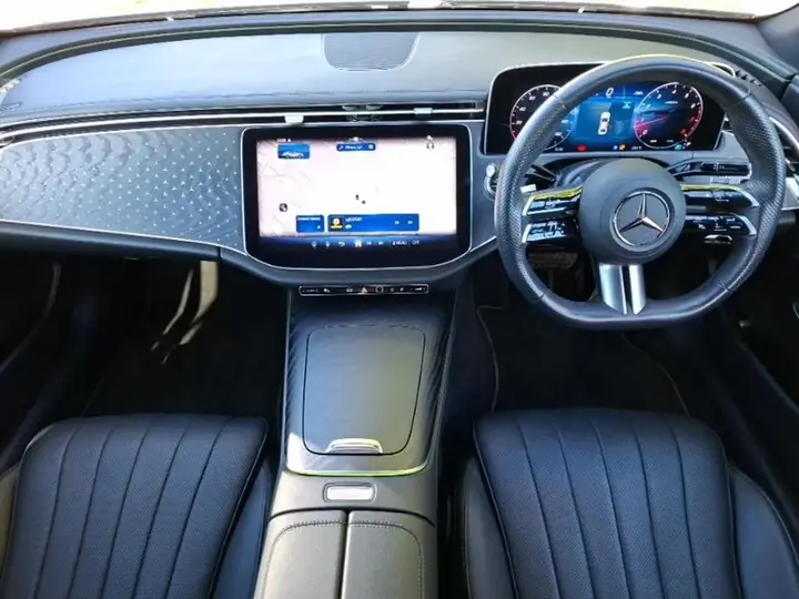 Mercedes-Benz E-Class 2025 photo 3