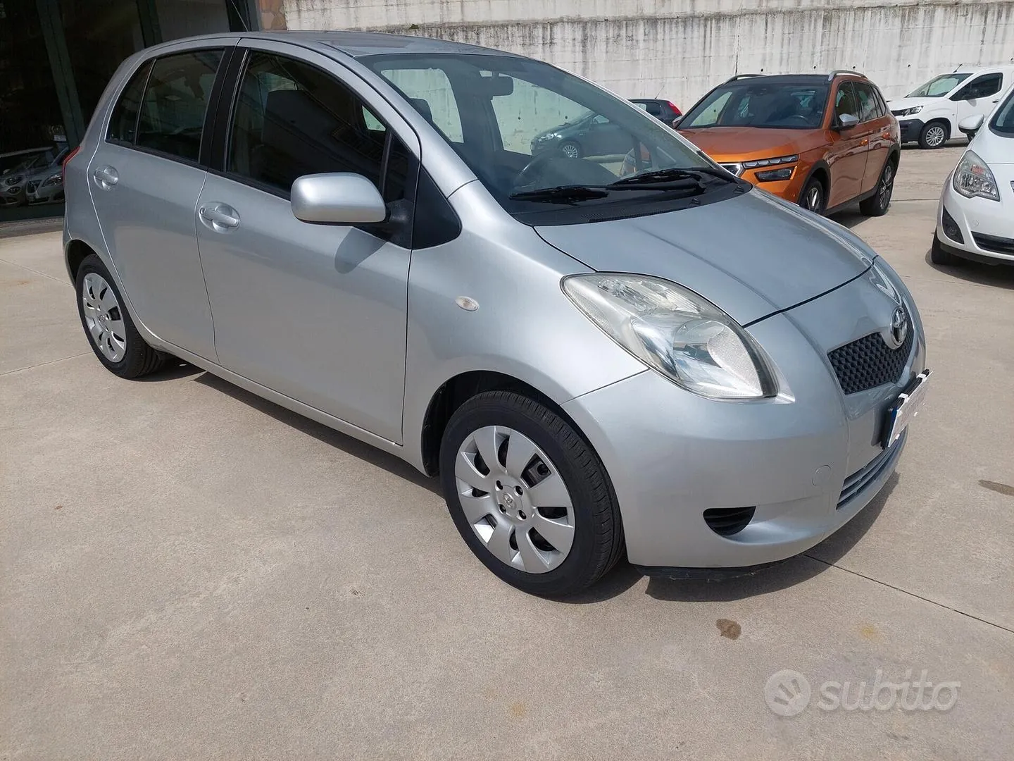 Toyota Yaris 2007 photo 2