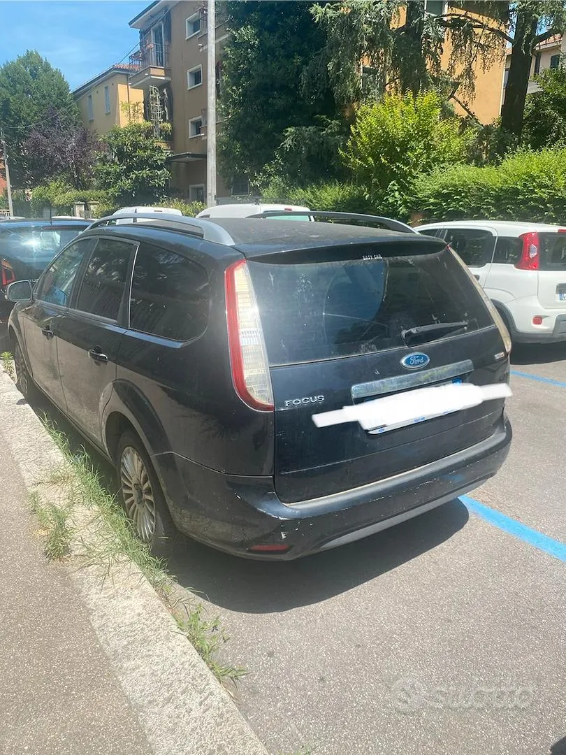 Ford Focus 2009 photo 2