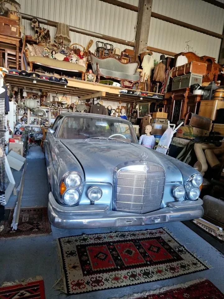 Mercedes-Benz W111