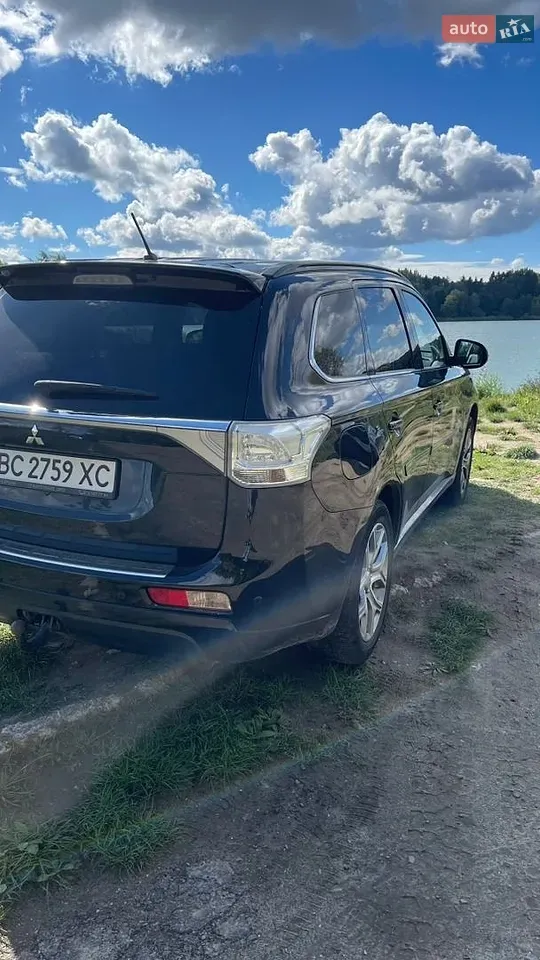 Mitsubishi Outlander 2014 photo 3