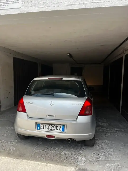 Suzuki Swift 2006 photo 4