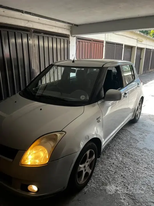 Suzuki Swift 2006 photo 2