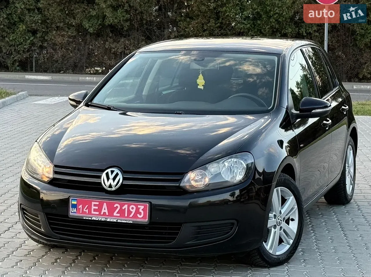 Volkswagen Golf 2010 photo 5