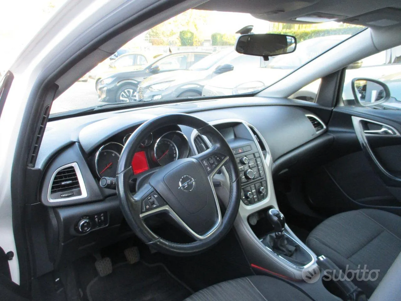Opel Astra 2013 photo 5