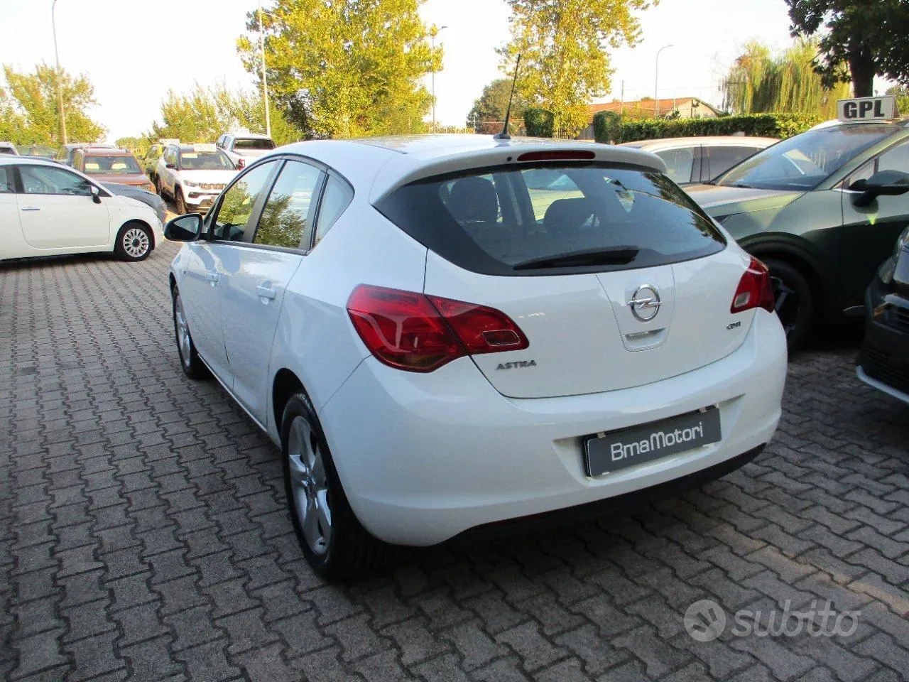 Opel Astra 2013 photo 3