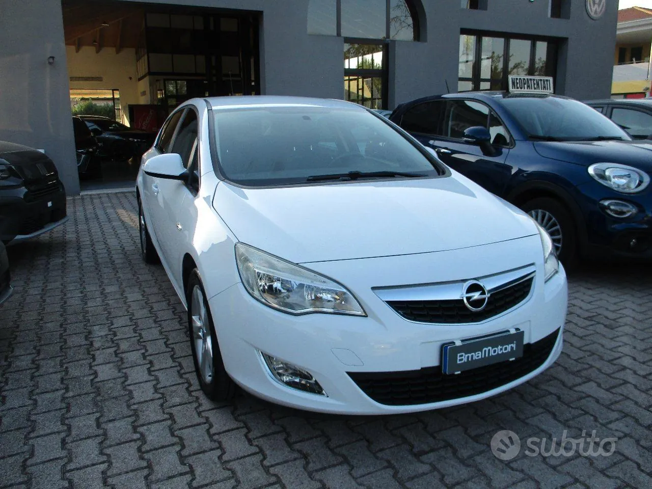 Opel Astra 2013 photo 2
