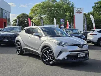Toyota C-Hr 2017 photo 2