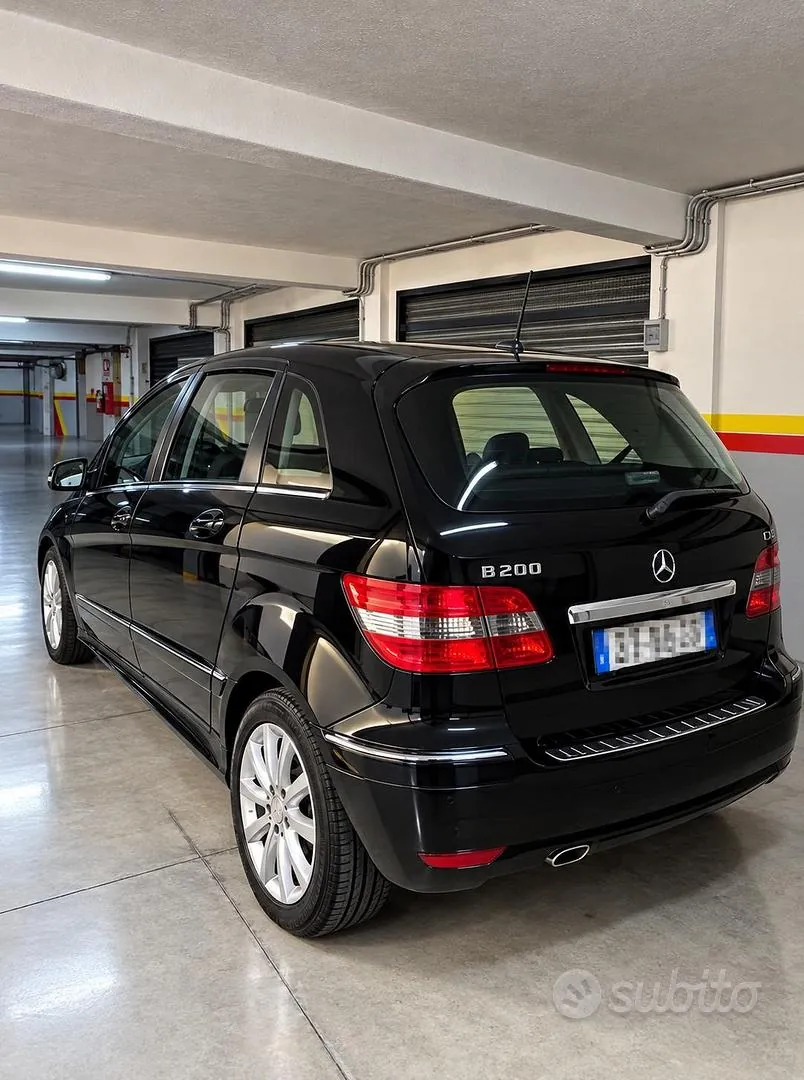 Mercedes-Benz B-Class 2011 photo 3