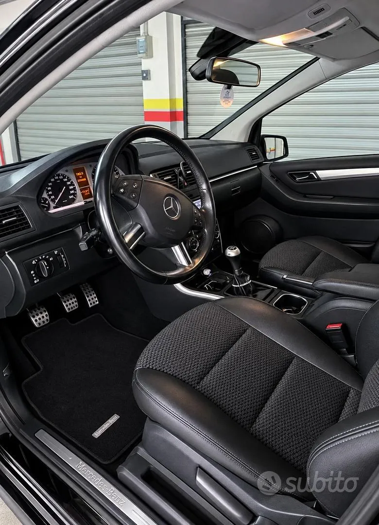 Mercedes-Benz B-Class 2011 photo 5