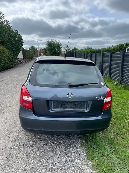 Skoda Fabia 2008 photo 3