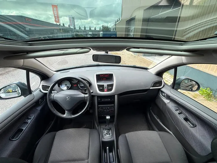 Peugeot 207 2008 photo 3